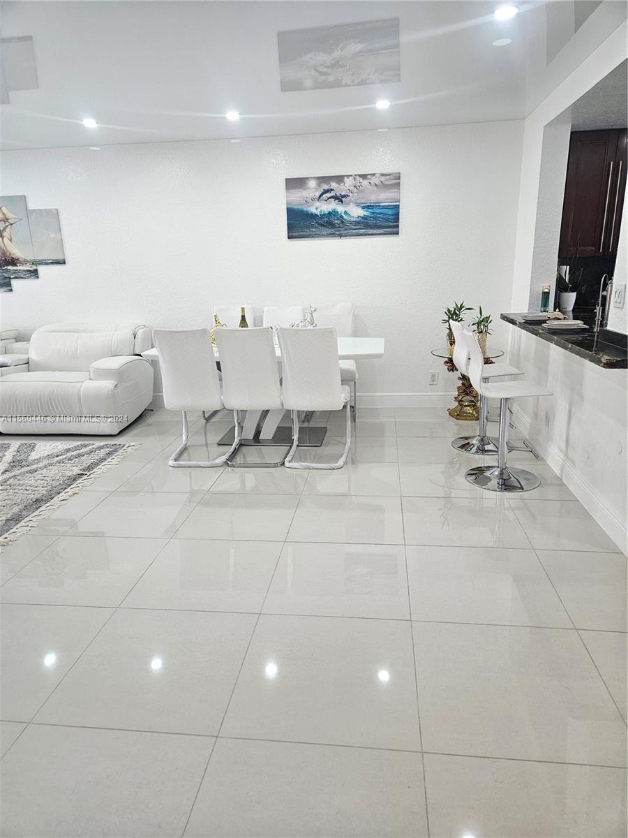 301 NE 14th Ave 207, Hallandale Beach, Florida 33009, 2 Bedrooms Bedrooms, ,2 BathroomsBathrooms,Residential,For Sale,301 NE 14th Ave 207,A11560446