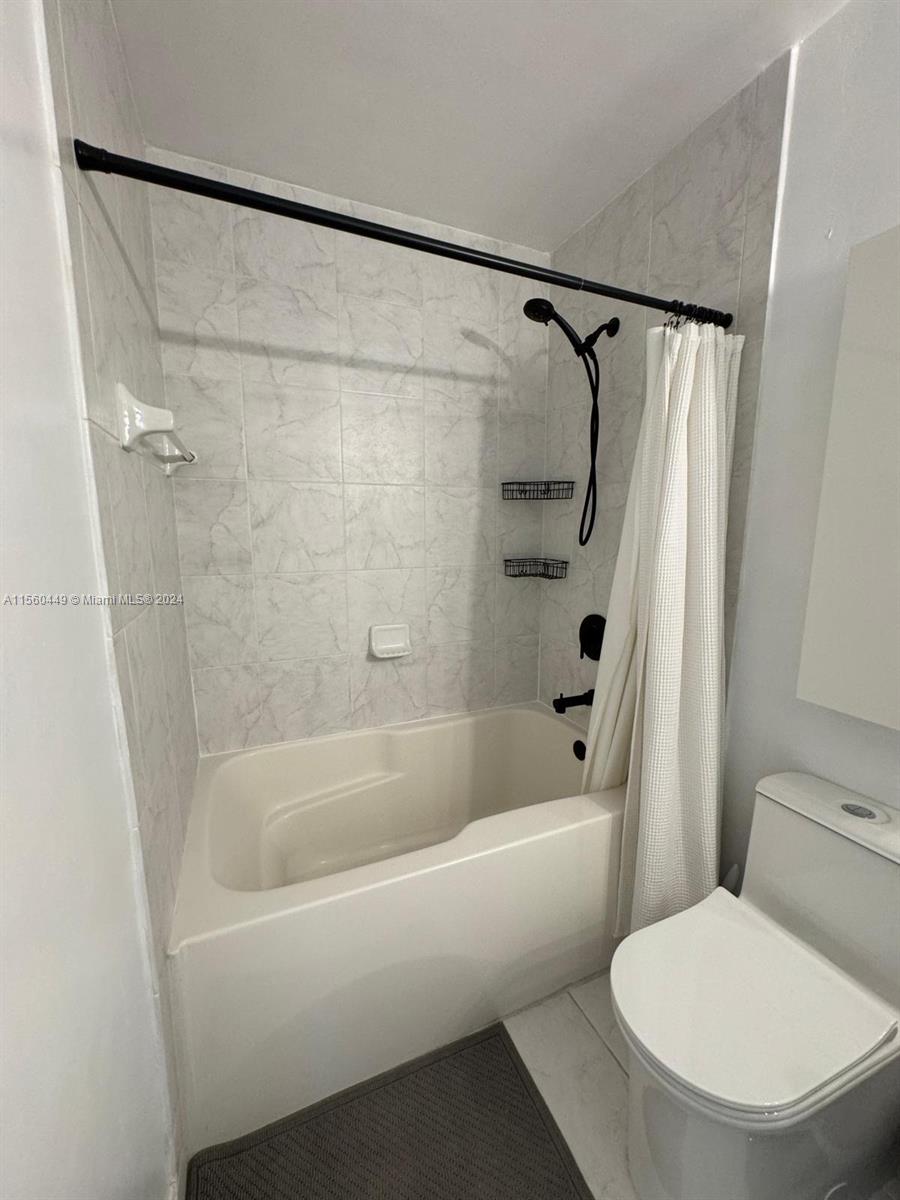 133 NE 2nd Ave 2003, Miami, Florida 33132, 1 Bedroom Bedrooms, ,1 BathroomBathrooms,Residentiallease,For Rent,133 NE 2nd Ave 2003,A11560449