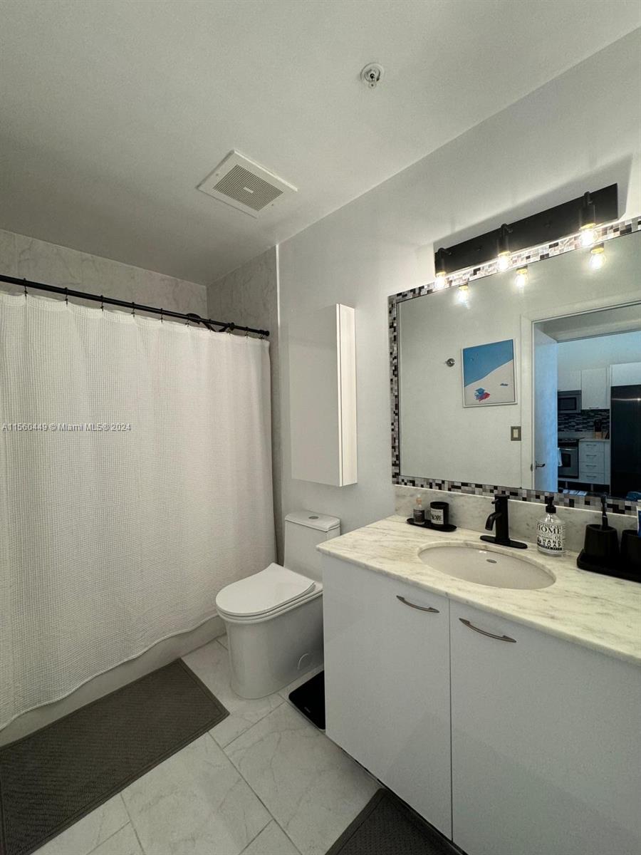 133 NE 2nd Ave 2003, Miami, Florida 33132, 1 Bedroom Bedrooms, ,1 BathroomBathrooms,Residentiallease,For Rent,133 NE 2nd Ave 2003,A11560449