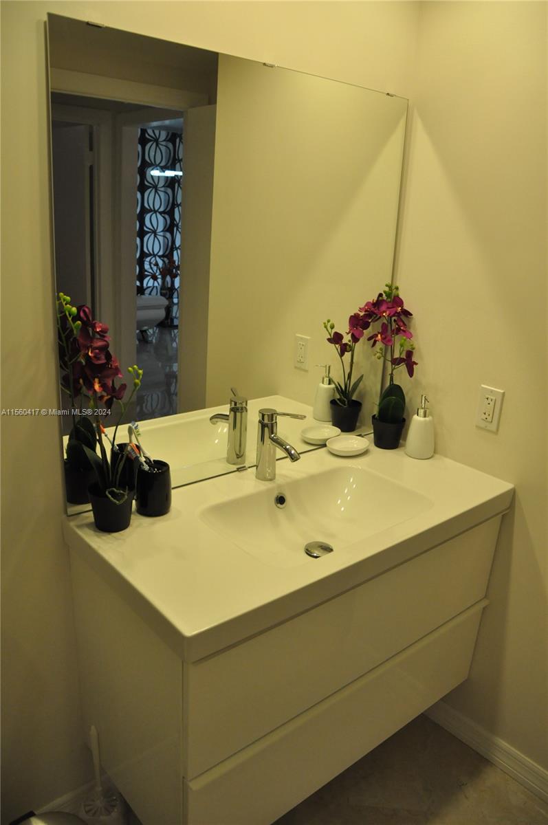 19801 E COUNTRY CLUB DR 4-104, Aventura, Florida 33180, 1 Bedroom Bedrooms, ,1 BathroomBathrooms,Residentiallease,For Rent,19801 E COUNTRY CLUB DR 4-104,A11560417