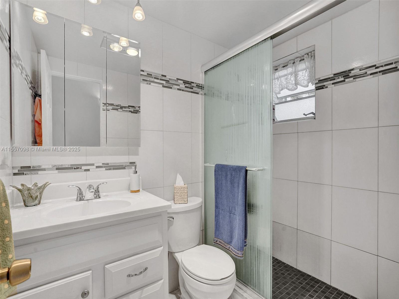 17090 NE 14th Ave 104, North Miami Beach, Florida 33162, 1 Bedroom Bedrooms, ,1 BathroomBathrooms,Residential,For Sale,17090 NE 14th Ave 104,A11557098