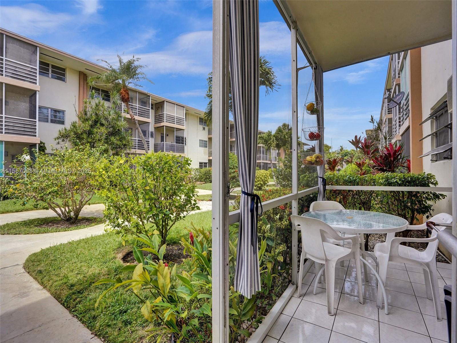 17090 NE 14th Ave 104, North Miami Beach, Florida 33162, 1 Bedroom Bedrooms, ,1 BathroomBathrooms,Residential,For Sale,17090 NE 14th Ave 104,A11557098