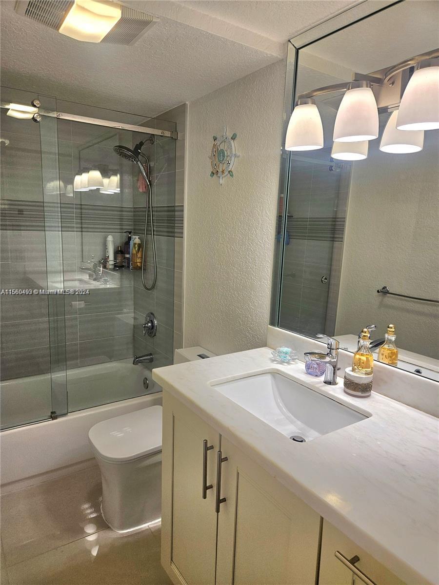 301 NE 14th Ave 207, Hallandale Beach, Florida 33009, 2 Bedrooms Bedrooms, ,2 BathroomsBathrooms,Residentiallease,For Rent,301 NE 14th Ave 207,A11560493