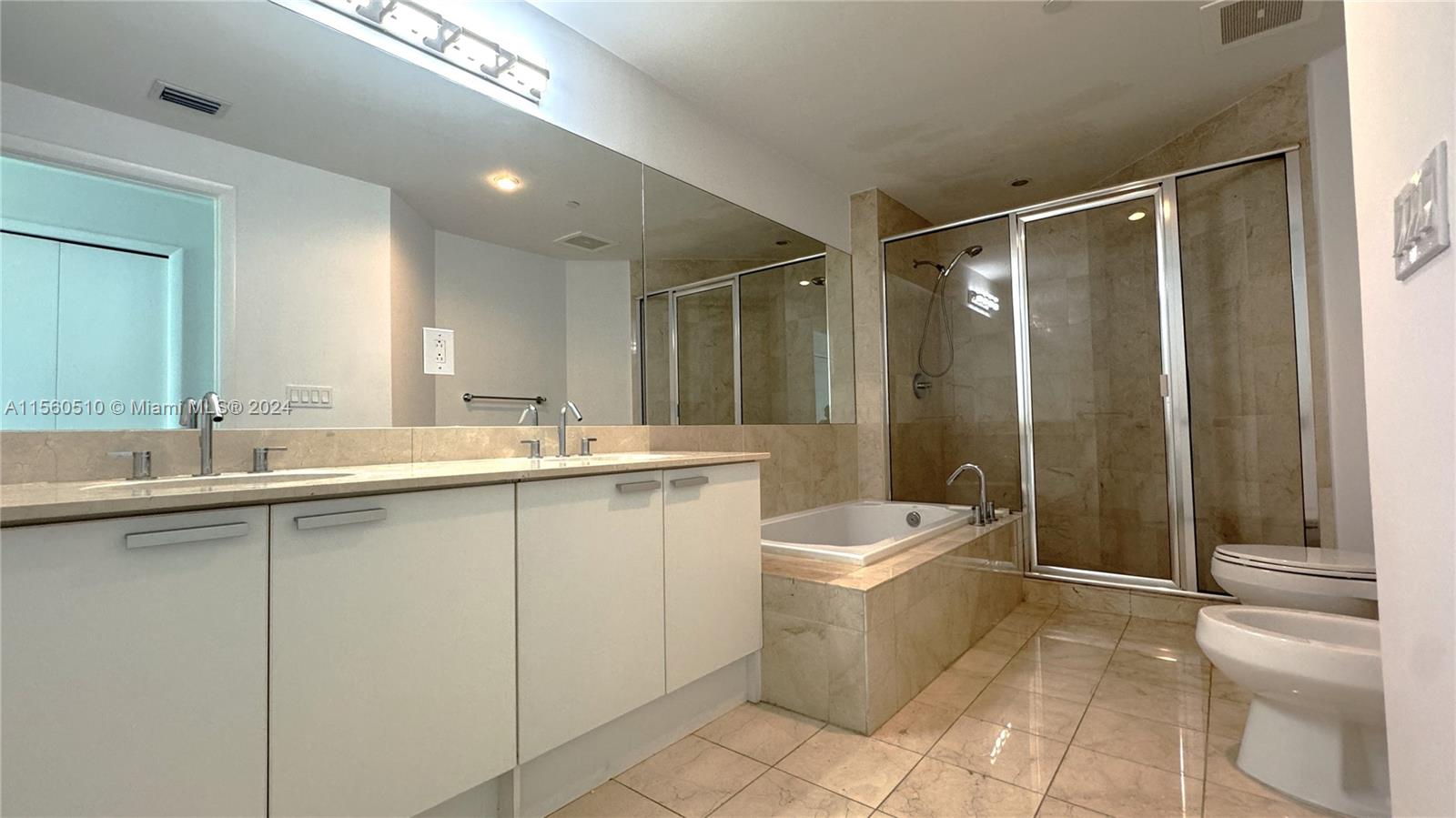 3131 NE 188th St 1-1102, Aventura, Florida 33180, 3 Bedrooms Bedrooms, ,2 BathroomsBathrooms,Residentiallease,For Rent,3131 NE 188th St 1-1102,A11560510