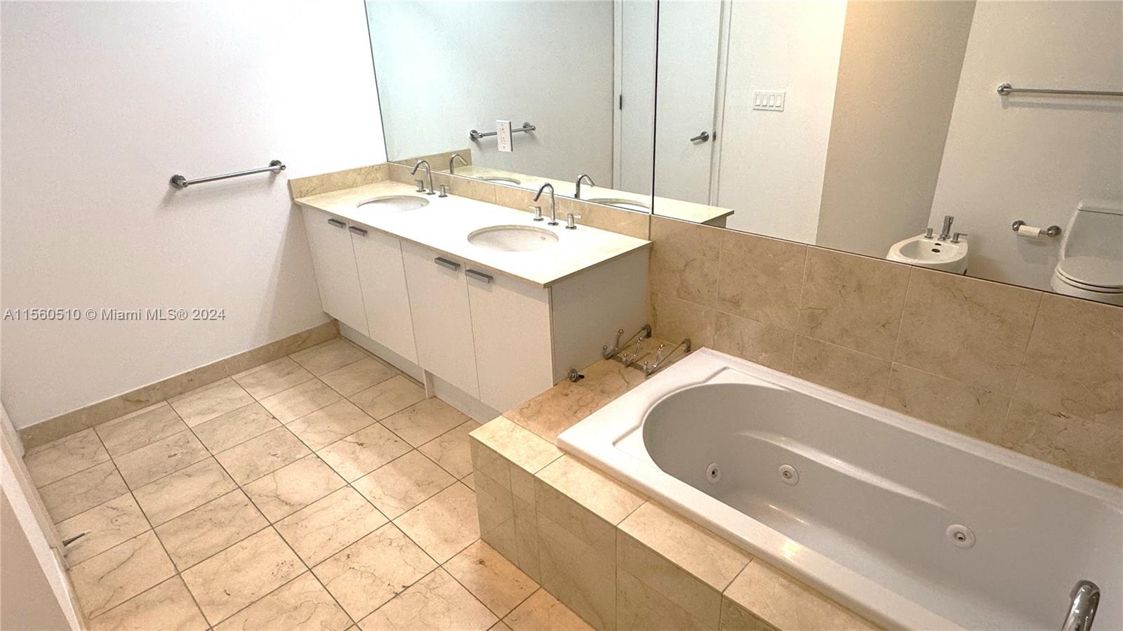 3131 NE 188th St 1-1102, Aventura, Florida 33180, 3 Bedrooms Bedrooms, ,2 BathroomsBathrooms,Residentiallease,For Rent,3131 NE 188th St 1-1102,A11560510