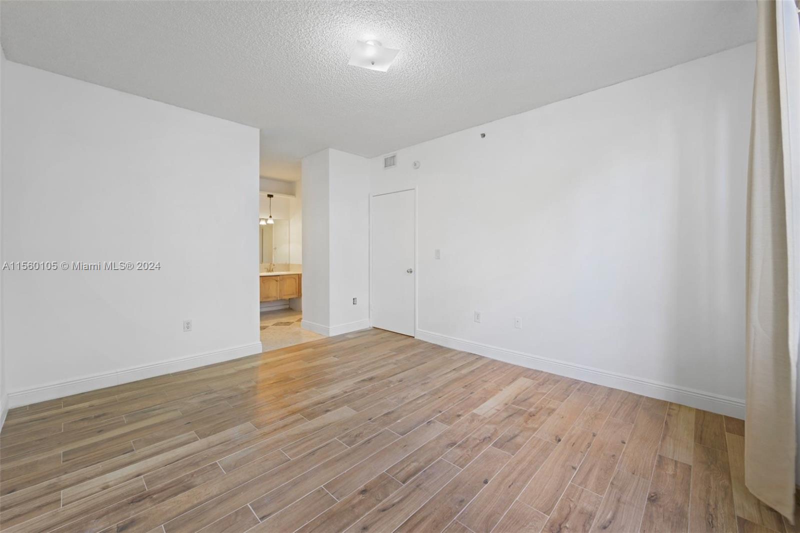 19901 E Country Club Dr 2108, Aventura, Florida 33180, 2 Bedrooms Bedrooms, ,2 BathroomsBathrooms,Residentiallease,For Rent,19901 E Country Club Dr 2108,A11560105