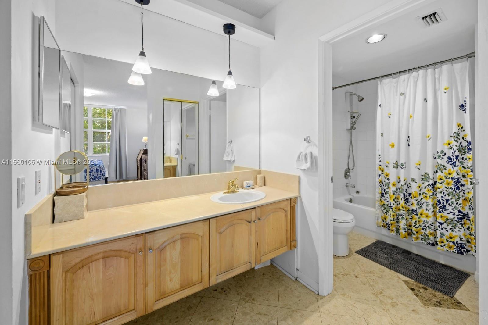 19901 E Country Club Dr 2108, Aventura, Florida 33180, 2 Bedrooms Bedrooms, ,2 BathroomsBathrooms,Residentiallease,For Rent,19901 E Country Club Dr 2108,A11560105