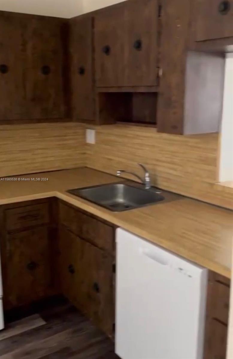 16750 NE 10th Ave 225, North Miami Beach, Florida 33162, 1 Bedroom Bedrooms, ,1 BathroomBathrooms,Residential,For Sale,16750 NE 10th Ave 225,A11560538