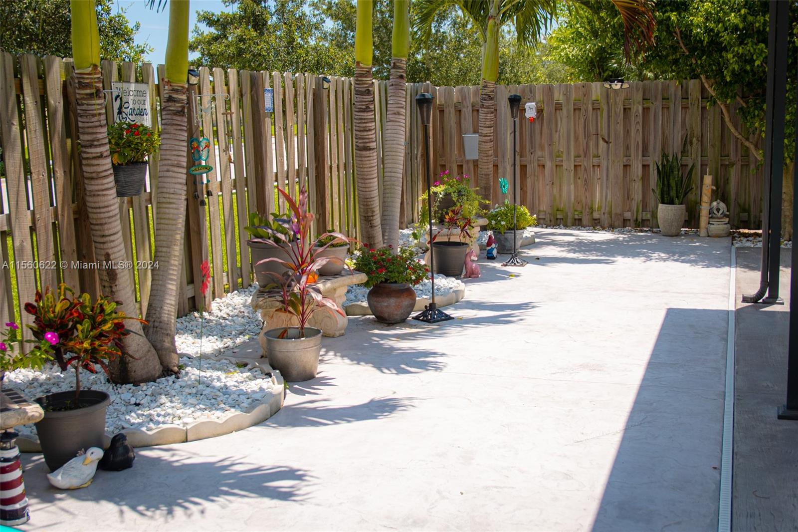 11833 SW 240th Ter, Homestead, Florida 33032, 4 Bedrooms Bedrooms, ,3 BathroomsBathrooms,Residential,For Sale,11833 SW 240th Ter,A11560622