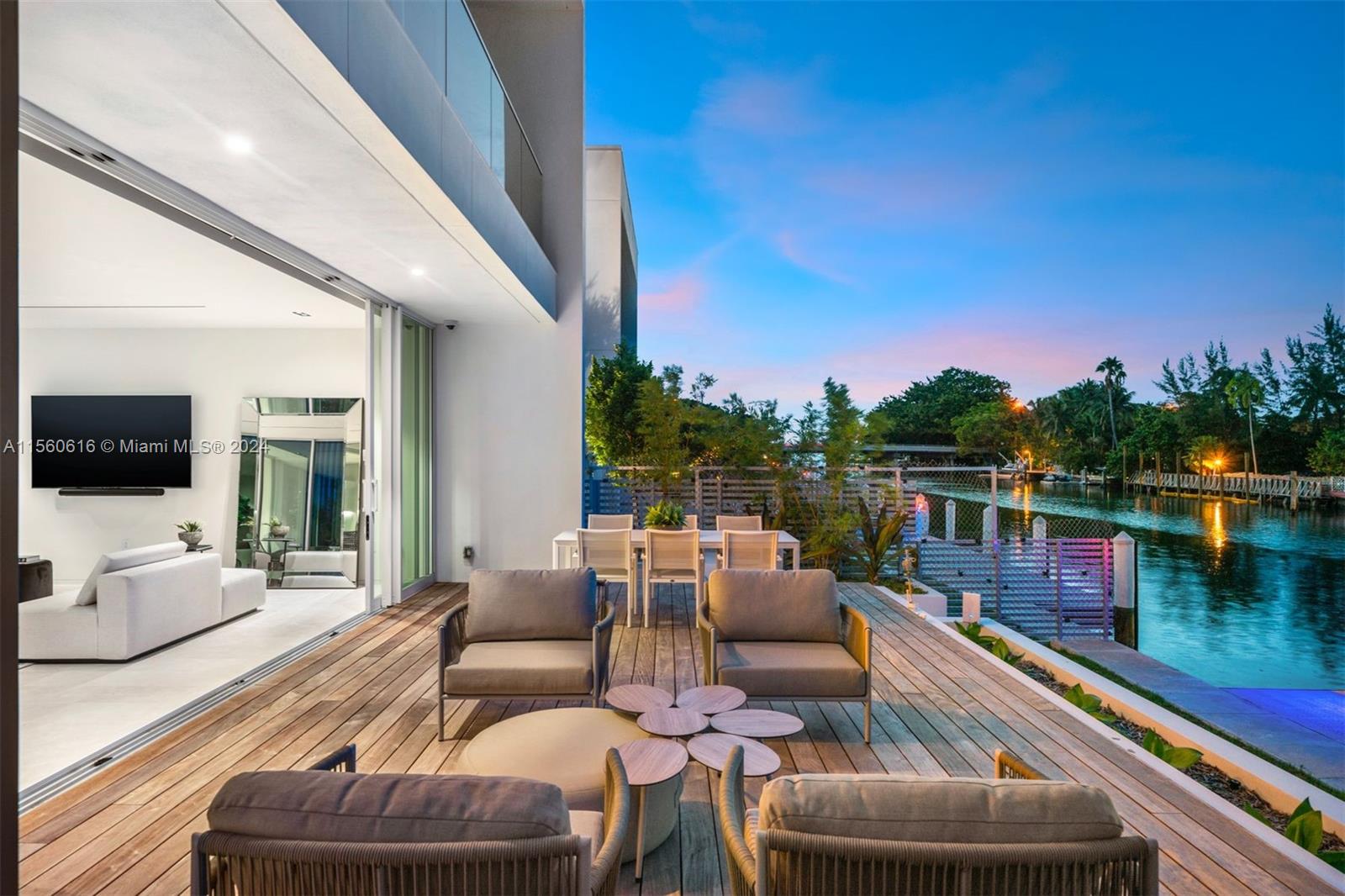 1011 W 48th St - The Ritz Carlton Residences, Miami Beach, Florida 33140, 4 Bedrooms Bedrooms, ,4 BathroomsBathrooms,Residentiallease,For Rent,1011 W 48th St - The Ritz Carlton Residences,A11560616