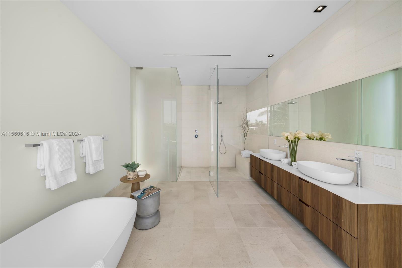1011 W 48th St - The Ritz Carlton Residences, Miami Beach, Florida 33140, 4 Bedrooms Bedrooms, ,4 BathroomsBathrooms,Residentiallease,For Rent,1011 W 48th St - The Ritz Carlton Residences,A11560616