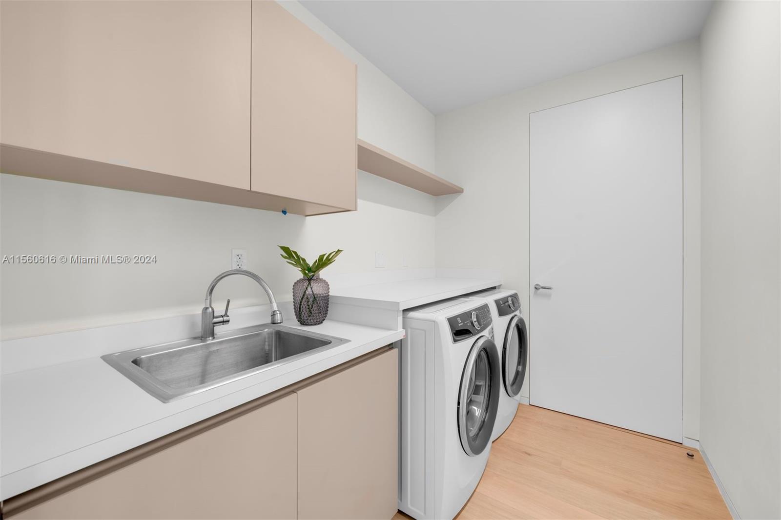 1011 W 48th St - The Ritz Carlton Residences, Miami Beach, Florida 33140, 4 Bedrooms Bedrooms, ,4 BathroomsBathrooms,Residentiallease,For Rent,1011 W 48th St - The Ritz Carlton Residences,A11560616