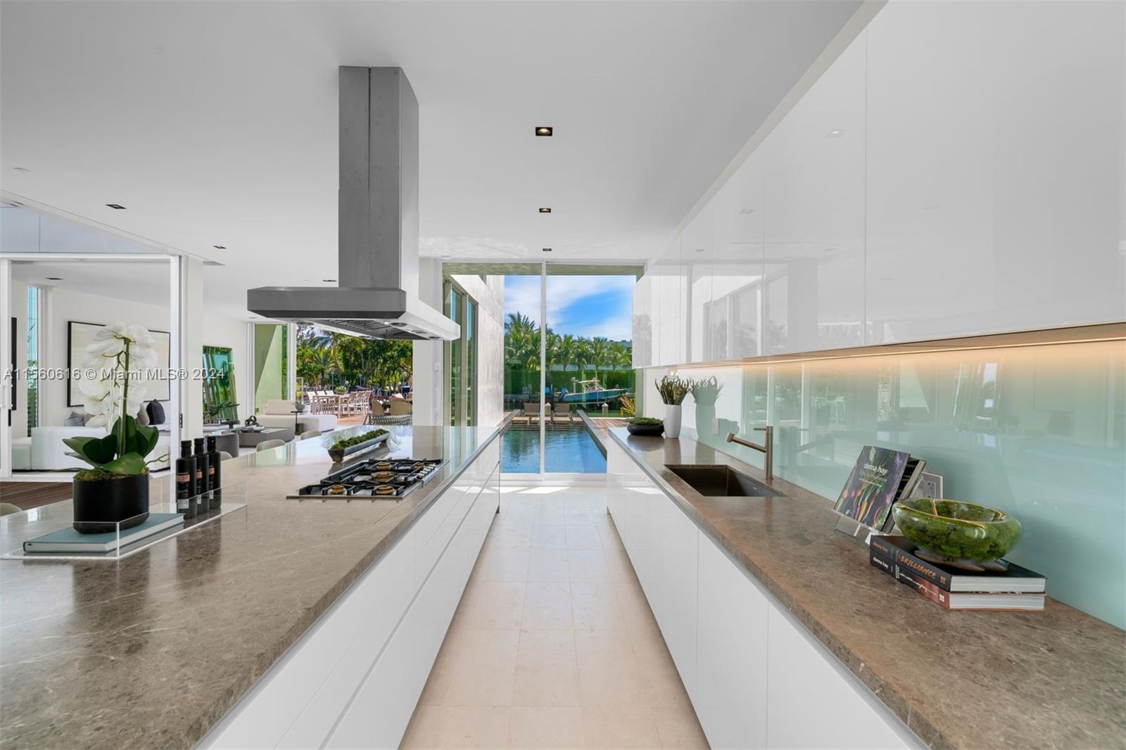 1011 W 48th St - The Ritz Carlton Residences, Miami Beach, Florida 33140, 4 Bedrooms Bedrooms, ,4 BathroomsBathrooms,Residentiallease,For Rent,1011 W 48th St - The Ritz Carlton Residences,A11560616