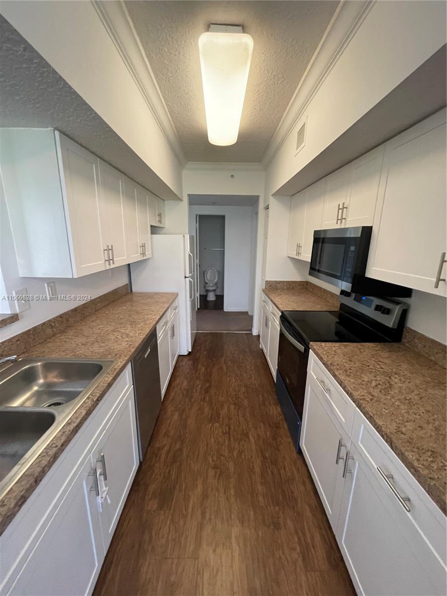 101 SW 117th Ave 7202, Pembroke Pines, Florida 33025, 2 Bedrooms Bedrooms, ,2 BathroomsBathrooms,Residentiallease,For Rent,101 SW 117th Ave 7202,A11560628