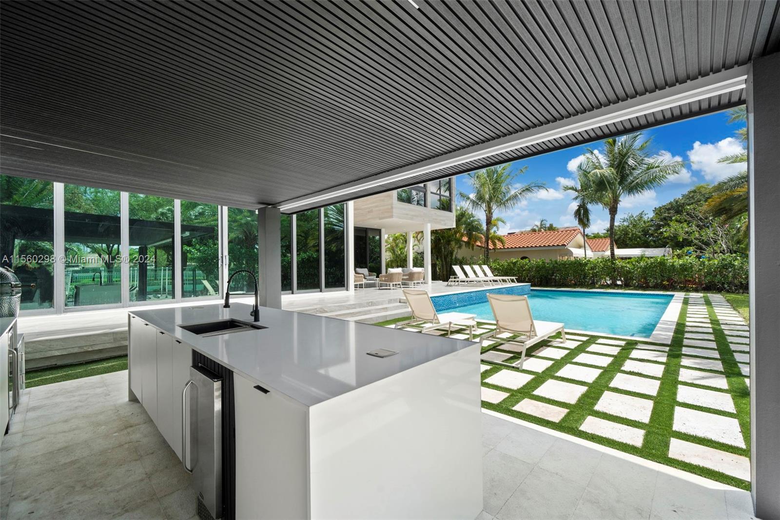 521 Holiday Dr, Hallandale Beach, Florida 33009, 6 Bedrooms Bedrooms, ,6 BathroomsBathrooms,Residential,For Sale,521 Holiday Dr,A11560298