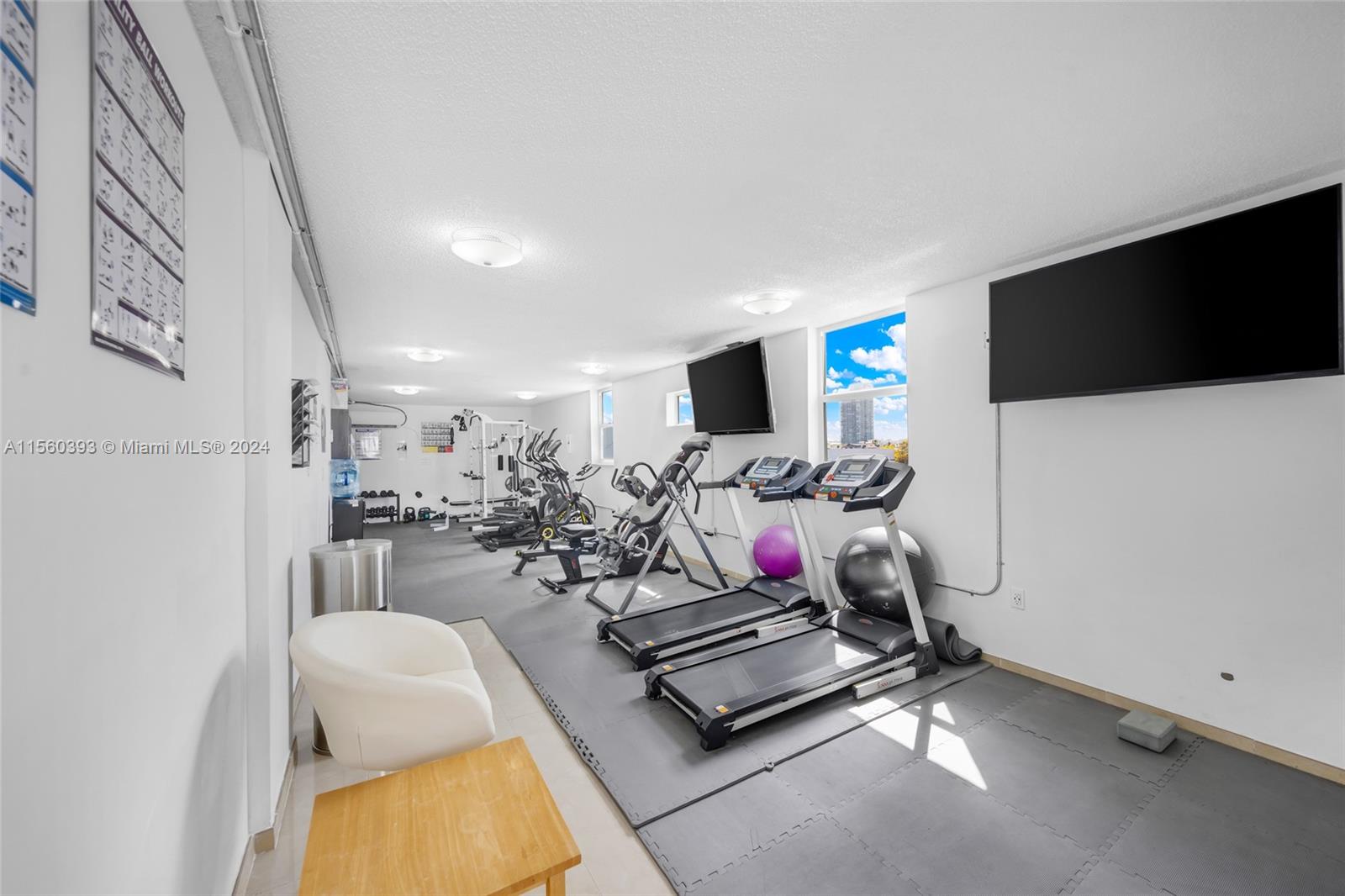 720 Collins Ave 406, Miami Beach, Florida 33139, 1 Bedroom Bedrooms, ,1 BathroomBathrooms,Residentiallease,For Rent,720 Collins Ave 406,A11560393
