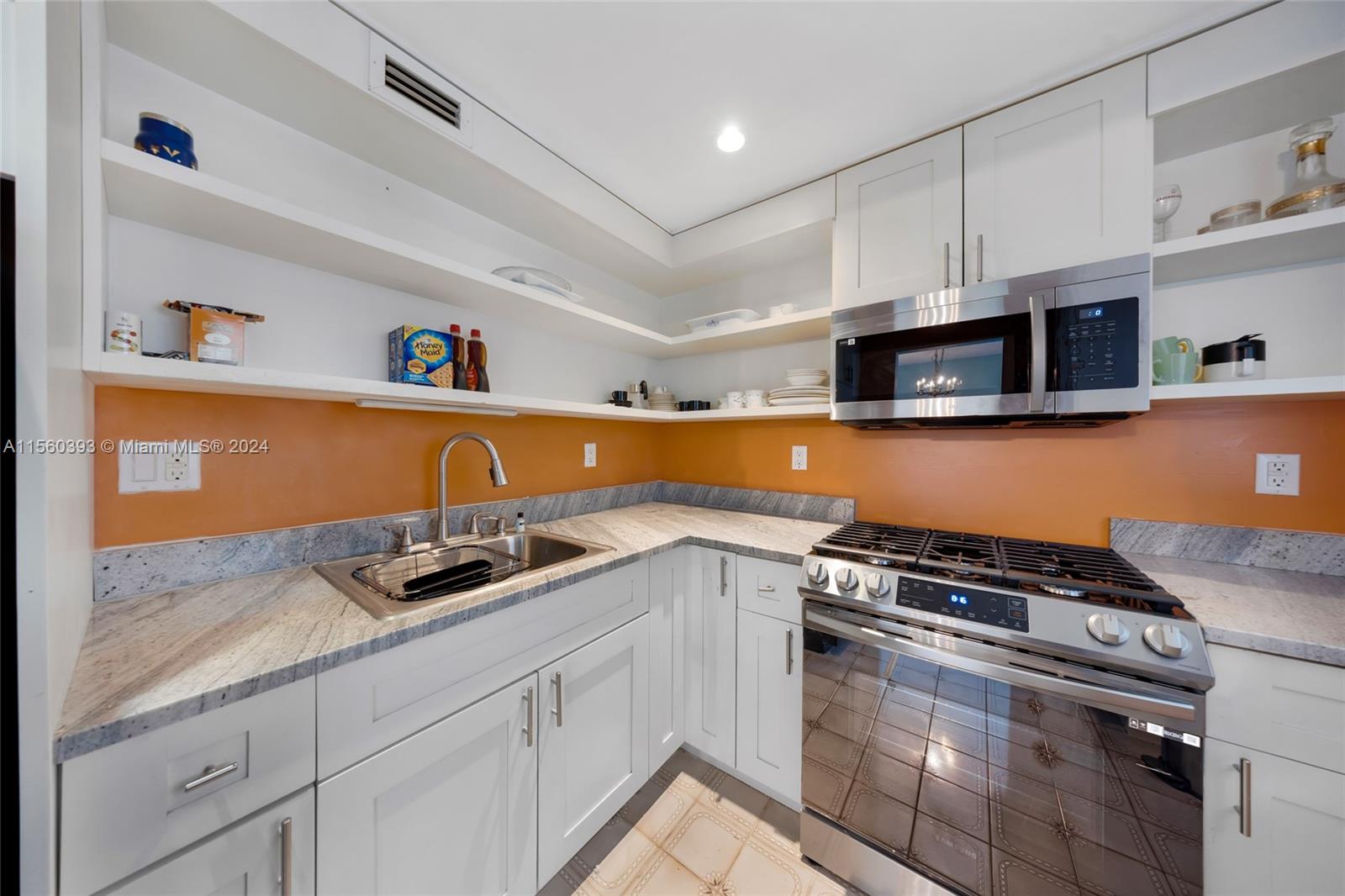 720 Collins Ave 406, Miami Beach, Florida 33139, 1 Bedroom Bedrooms, ,1 BathroomBathrooms,Residentiallease,For Rent,720 Collins Ave 406,A11560393