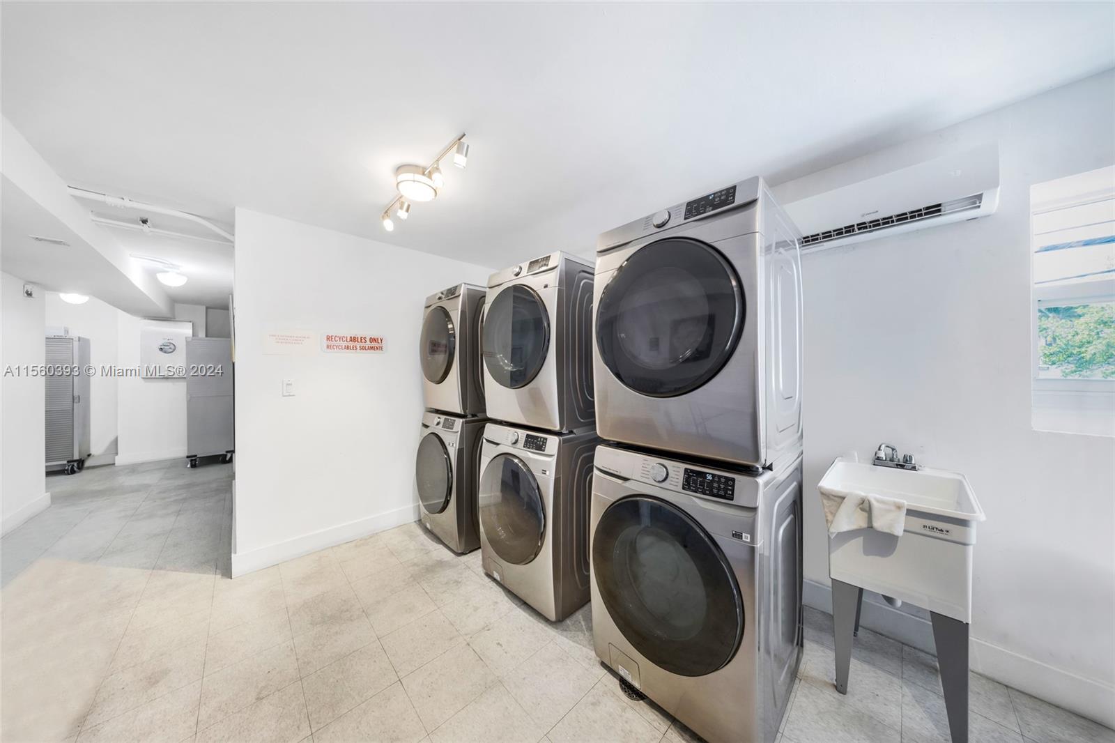 720 Collins Ave 406, Miami Beach, Florida 33139, 1 Bedroom Bedrooms, ,1 BathroomBathrooms,Residentiallease,For Rent,720 Collins Ave 406,A11560393