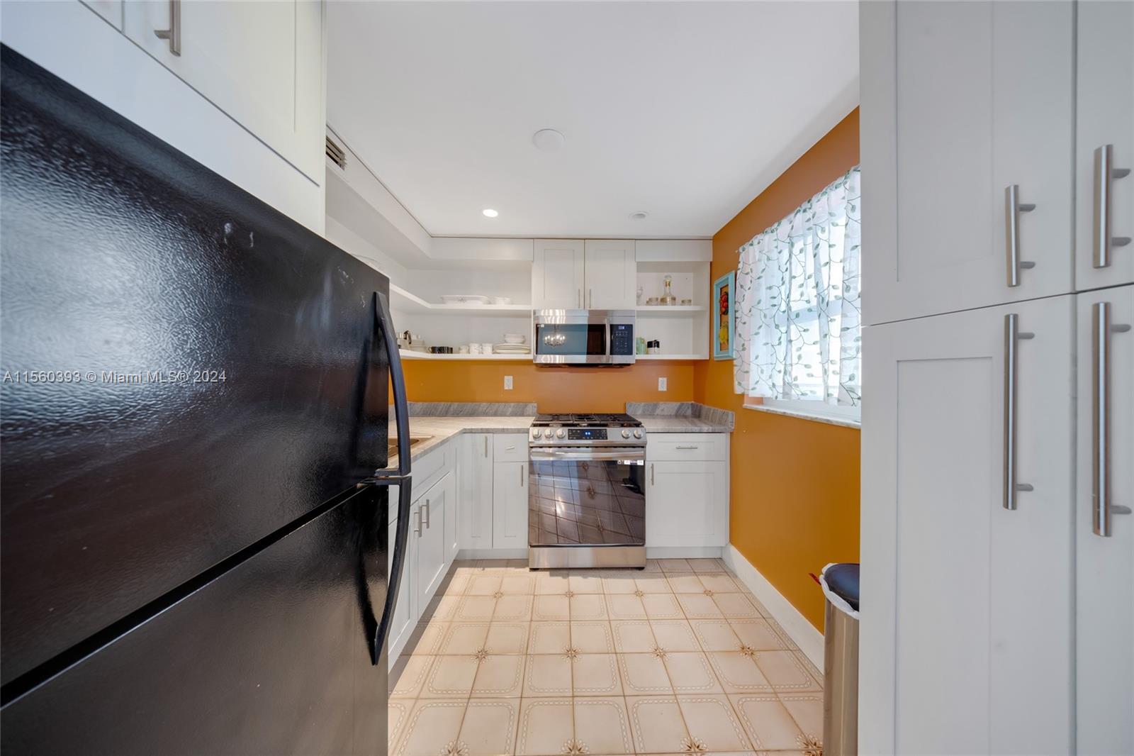 720 Collins Ave 406, Miami Beach, Florida 33139, 1 Bedroom Bedrooms, ,1 BathroomBathrooms,Residentiallease,For Rent,720 Collins Ave 406,A11560393