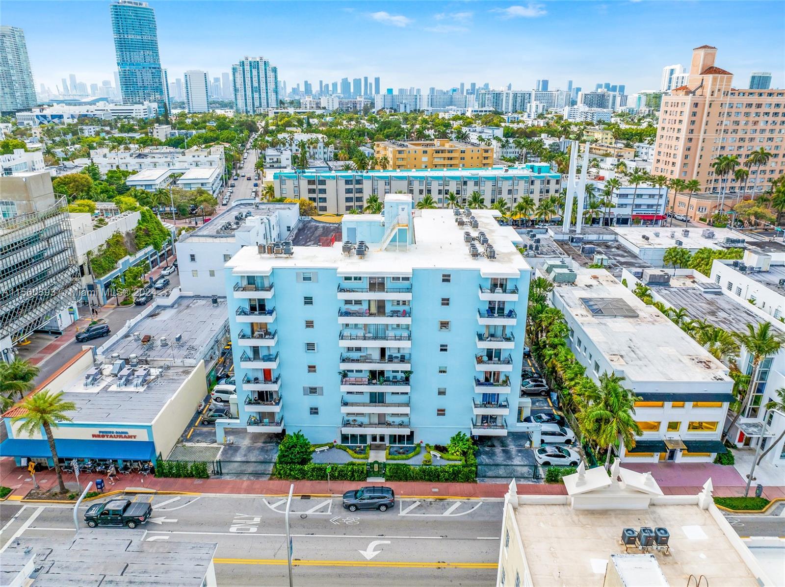 720 Collins Ave 406, Miami Beach, Florida 33139, 1 Bedroom Bedrooms, ,1 BathroomBathrooms,Residentiallease,For Rent,720 Collins Ave 406,A11560393