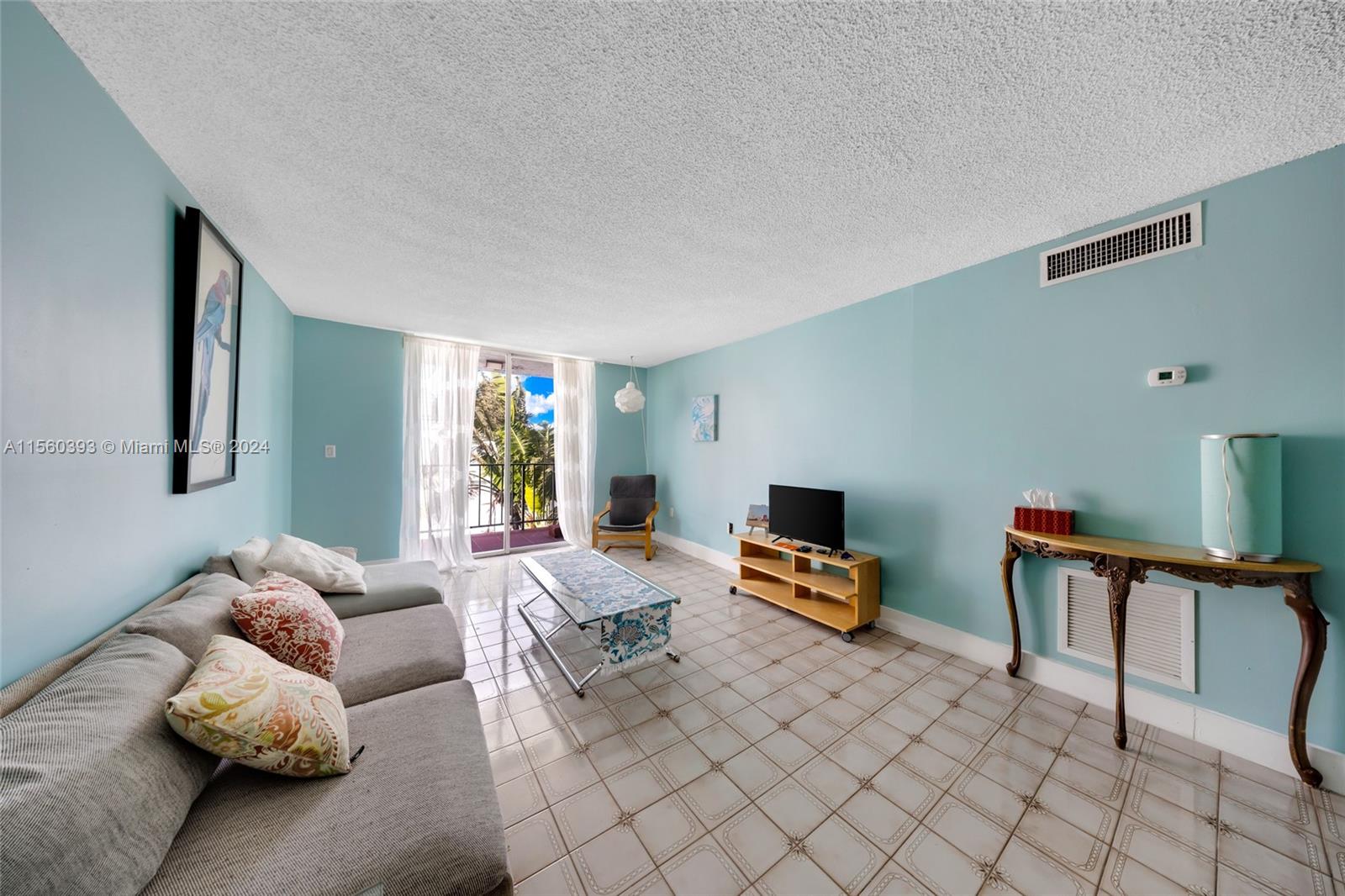 720 Collins Ave 406, Miami Beach, Florida 33139, 1 Bedroom Bedrooms, ,1 BathroomBathrooms,Residentiallease,For Rent,720 Collins Ave 406,A11560393