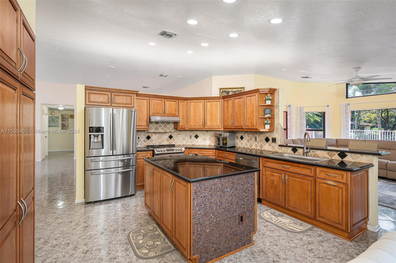 7824 NW 83rd St, Tamarac, Florida 33321, 3 Bedrooms Bedrooms, 1 Room Rooms,2 BathroomsBathrooms,Residential,For Sale,7824 NW 83rd St,A11555905