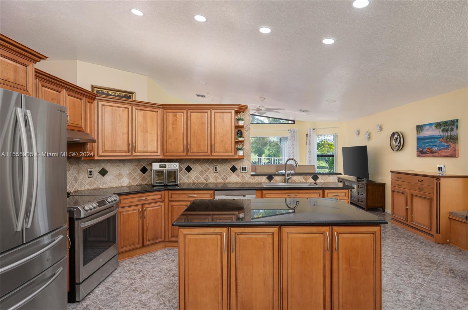 7824 NW 83rd St, Tamarac, Florida 33321, 3 Bedrooms Bedrooms, 1 Room Rooms,2 BathroomsBathrooms,Residential,For Sale,7824 NW 83rd St,A11555905