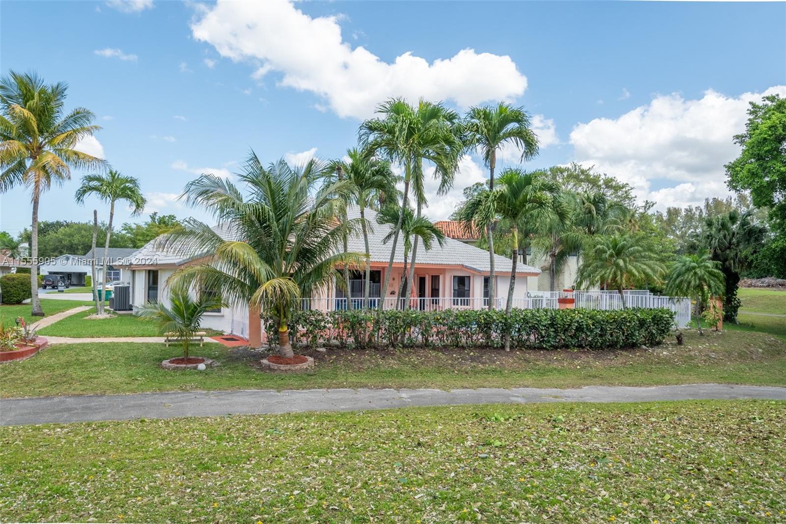 7824 NW 83rd St, Tamarac, Florida 33321, 3 Bedrooms Bedrooms, 1 Room Rooms,2 BathroomsBathrooms,Residential,For Sale,7824 NW 83rd St,A11555905