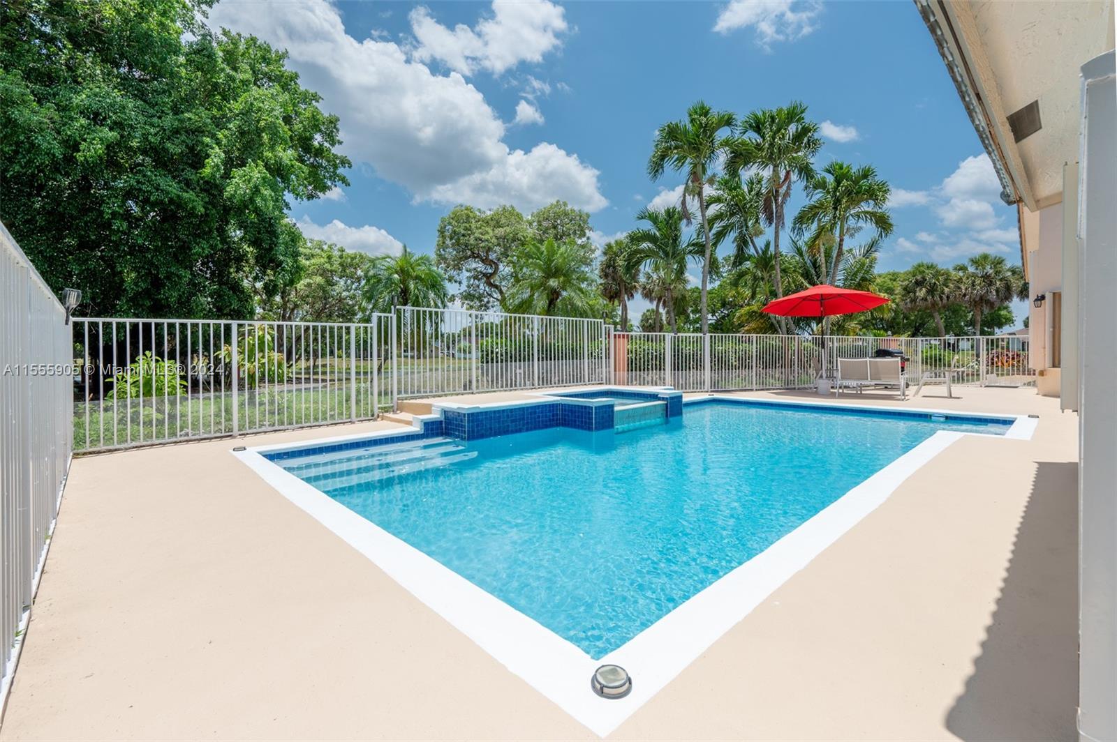 7824 NW 83rd St, Tamarac, Florida 33321, 3 Bedrooms Bedrooms, 1 Room Rooms,2 BathroomsBathrooms,Residential,For Sale,7824 NW 83rd St,A11555905