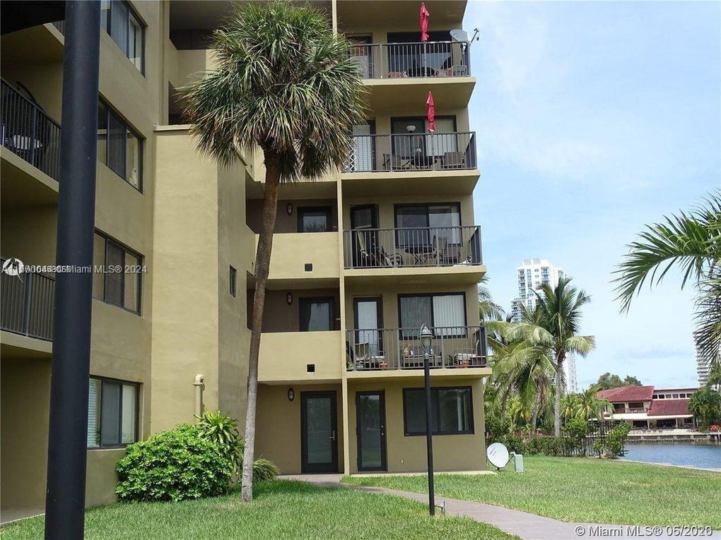 301 Golden Isles DR 109, Hallandale Beach, Florida 33009, 1 Bedroom Bedrooms, ,1 BathroomBathrooms,Residential,For Sale,301 Golden Isles DR 109,A11560644