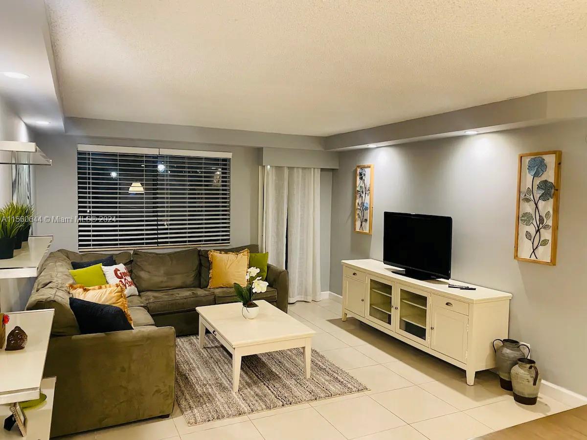 301 Golden Isles DR 109, Hallandale Beach, Florida 33009, 1 Bedroom Bedrooms, ,1 BathroomBathrooms,Residential,For Sale,301 Golden Isles DR 109,A11560644