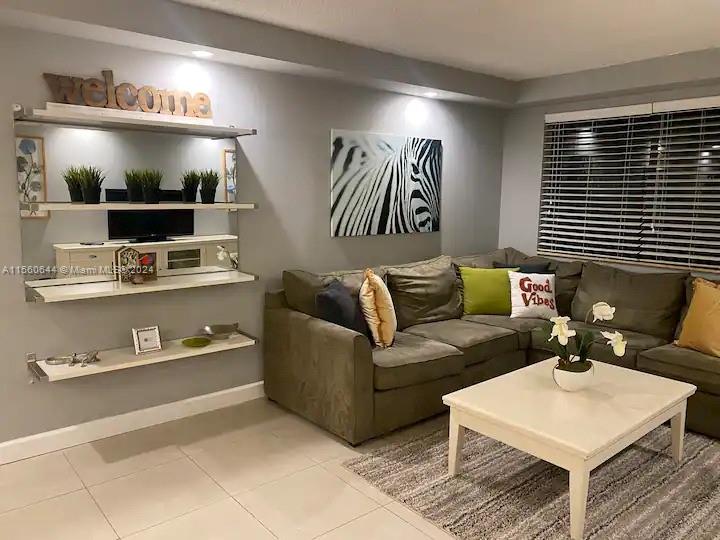 301 Golden Isles DR 109, Hallandale Beach, Florida 33009, 1 Bedroom Bedrooms, ,1 BathroomBathrooms,Residential,For Sale,301 Golden Isles DR 109,A11560644