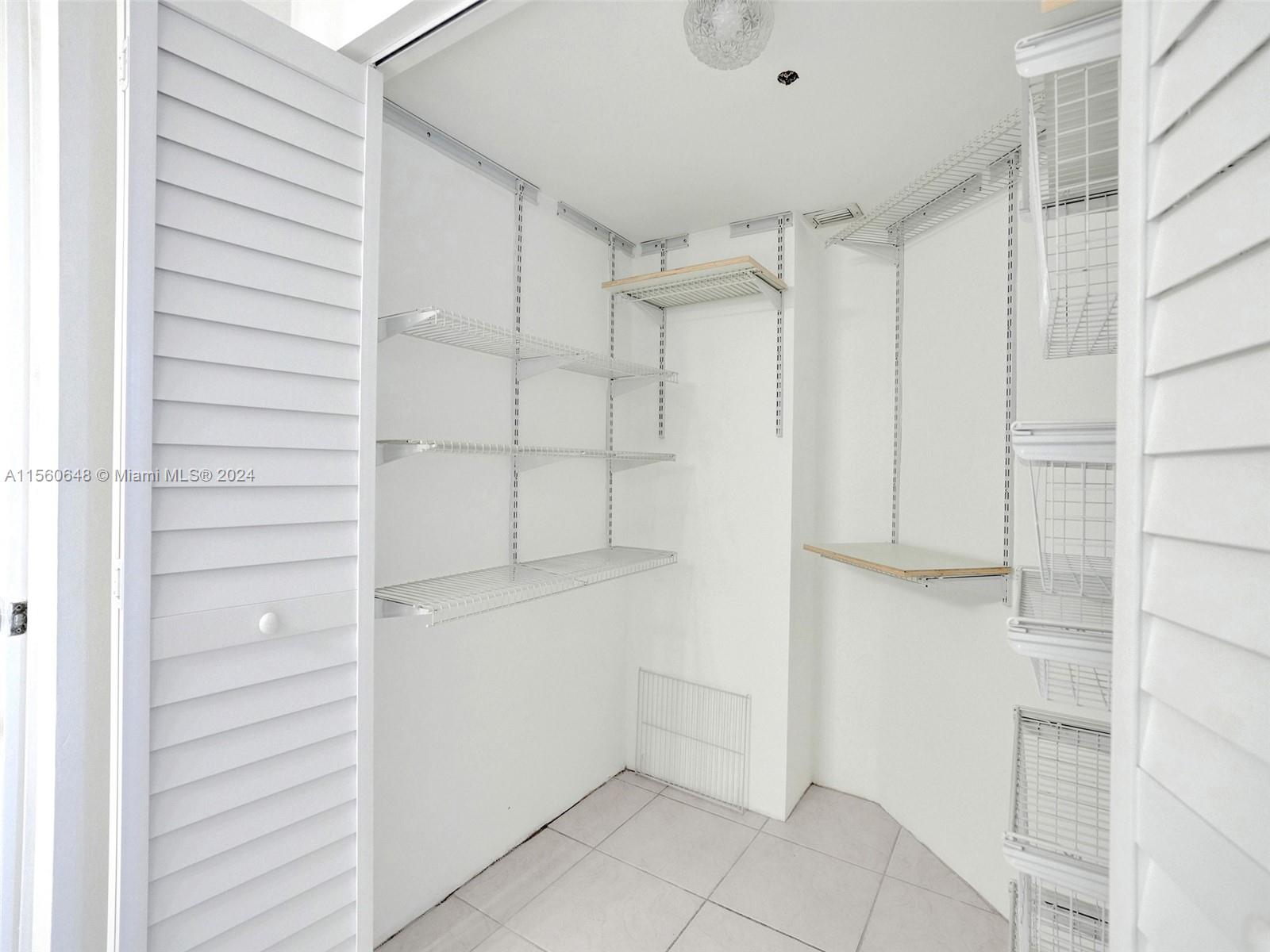 3400 192nd ST 1811, Aventura, Florida 33180, 2 Bedrooms Bedrooms, ,2 BathroomsBathrooms,Residentiallease,For Rent,3400 192nd ST 1811,A11560648