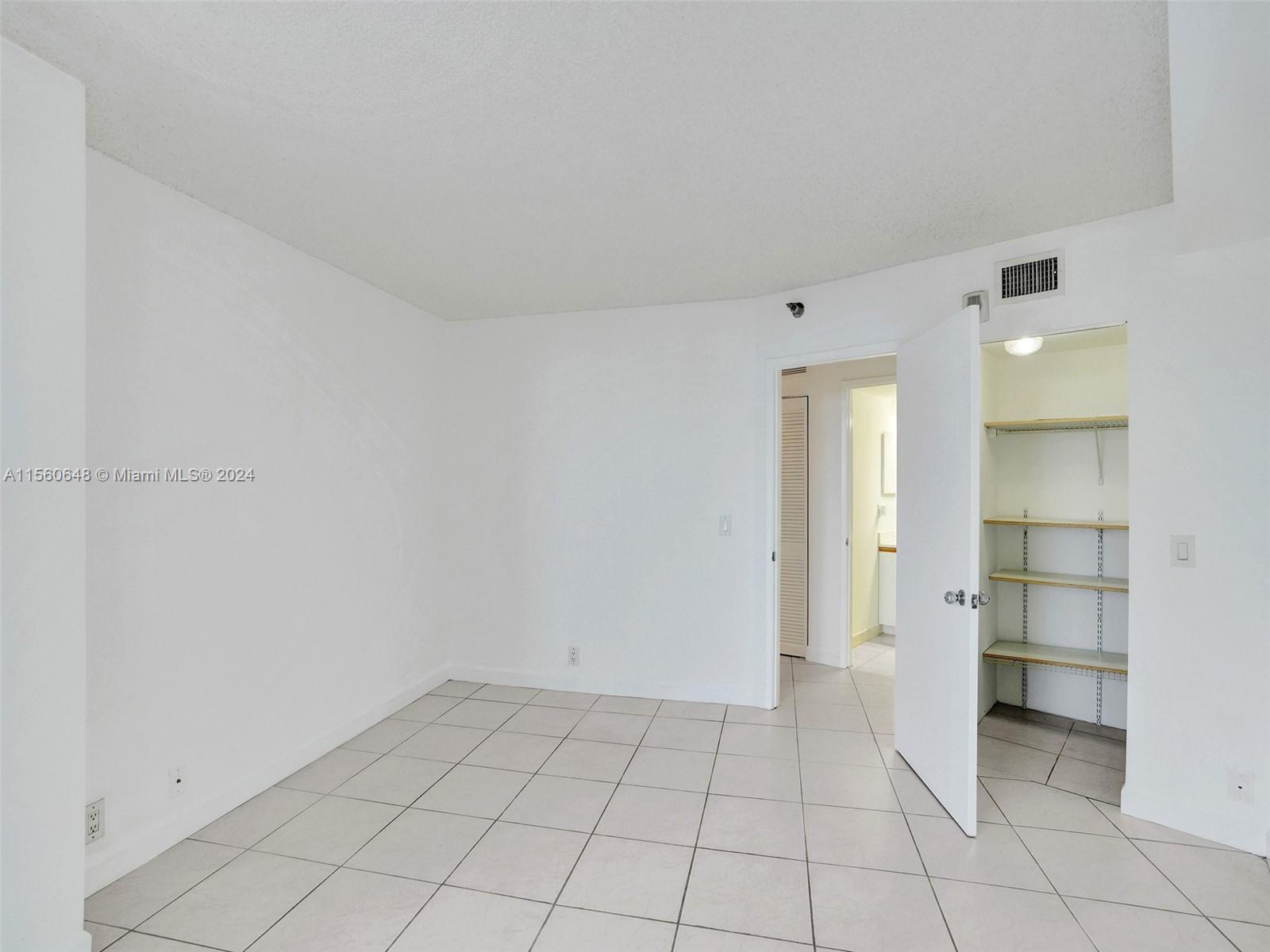 3400 192nd ST 1811, Aventura, Florida 33180, 2 Bedrooms Bedrooms, ,2 BathroomsBathrooms,Residentiallease,For Rent,3400 192nd ST 1811,A11560648