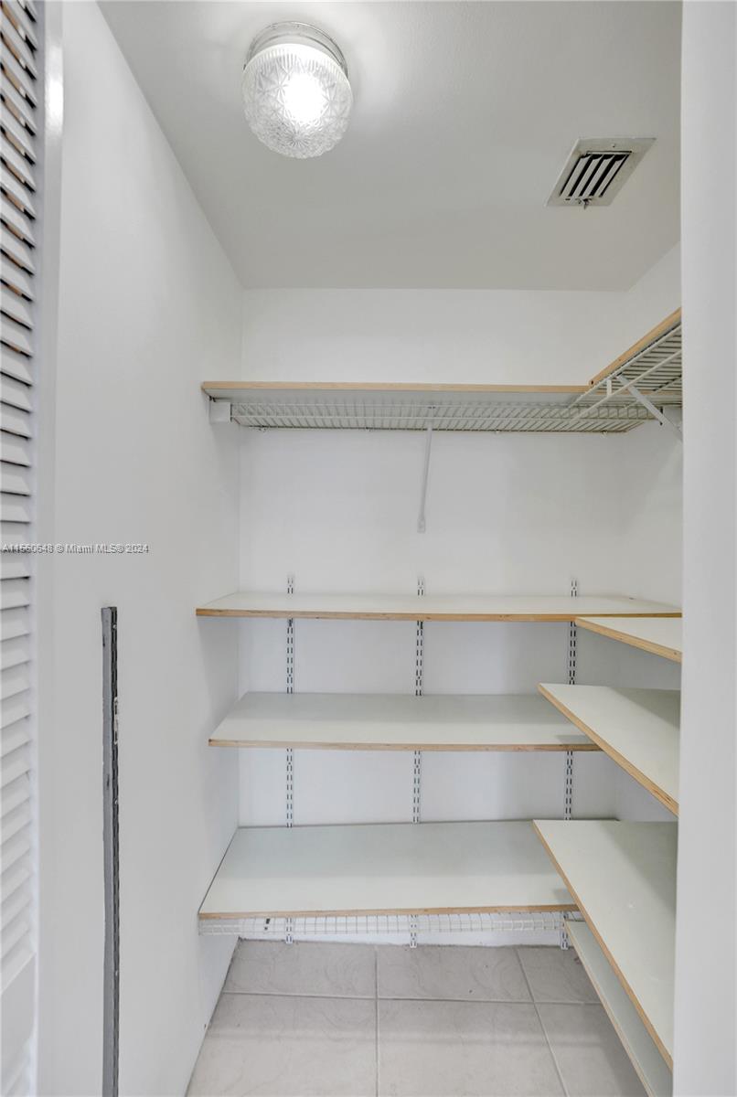 3400 192nd ST 1811, Aventura, Florida 33180, 2 Bedrooms Bedrooms, ,2 BathroomsBathrooms,Residentiallease,For Rent,3400 192nd ST 1811,A11560648