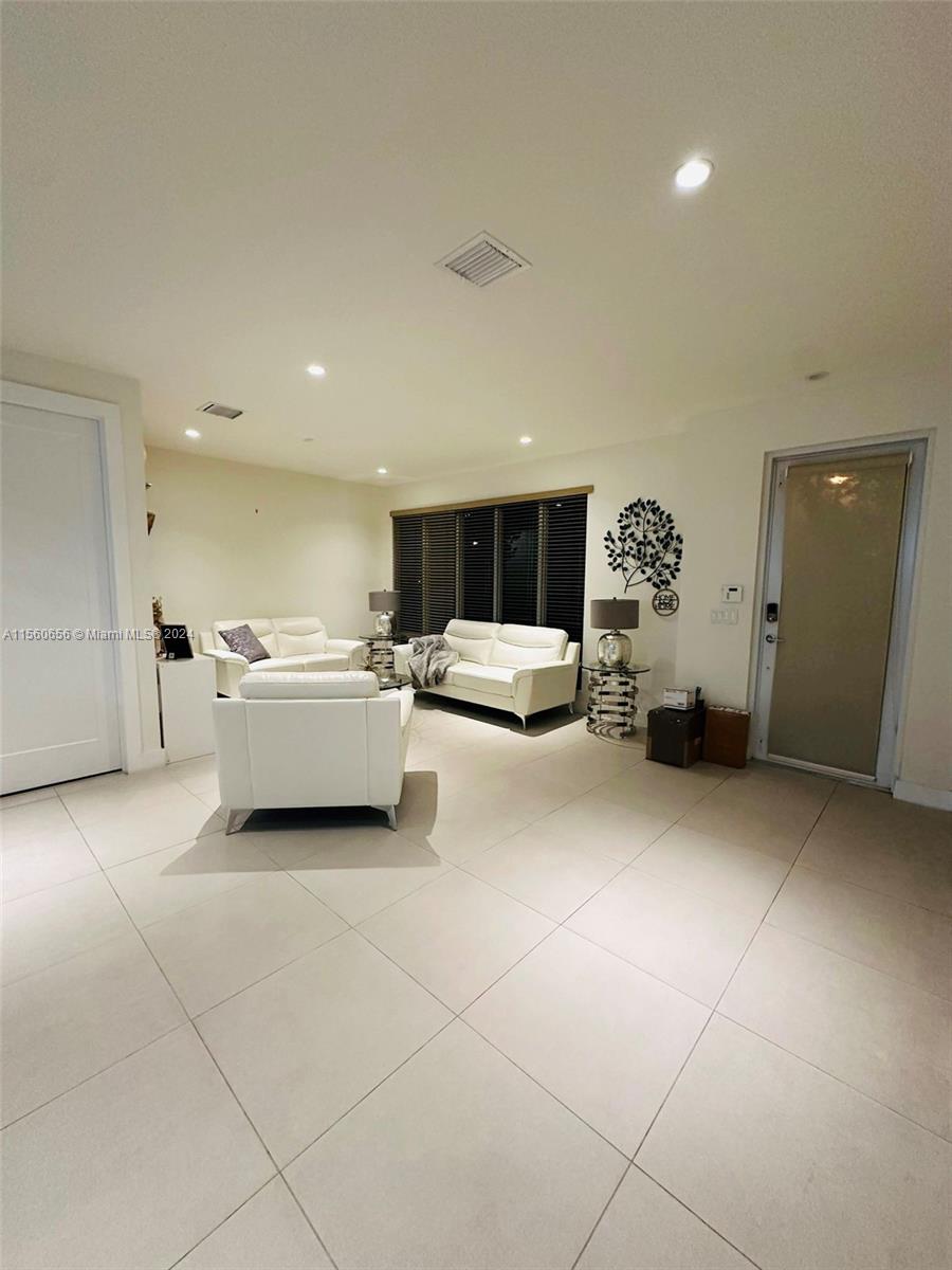 6416 NW 105 Place 0, Doral, Florida 33178, 3 Bedrooms Bedrooms, ,3 BathroomsBathrooms,Residentiallease,For Rent,6416 NW 105 Place 0,A11560656