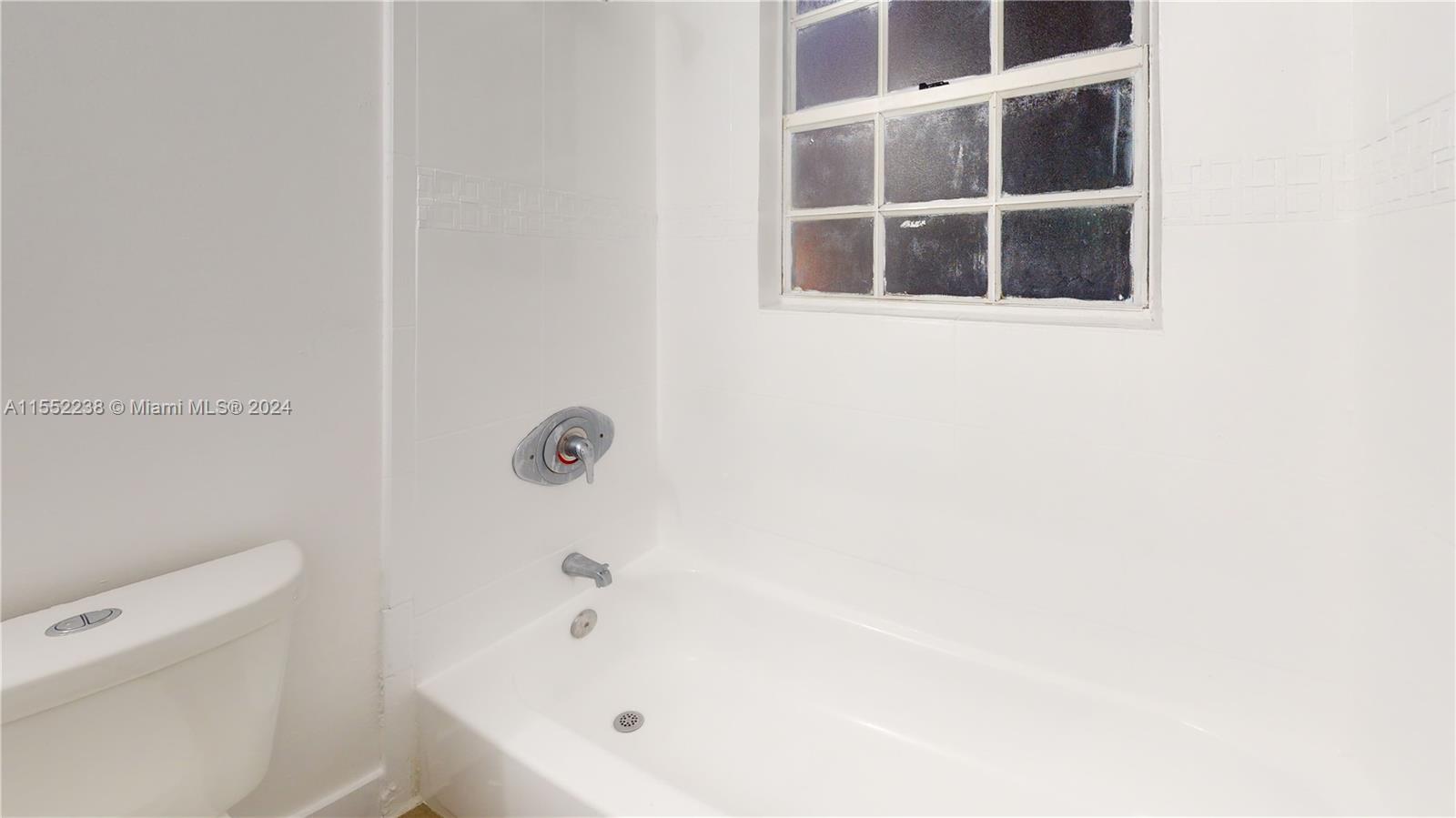 828 Pennsylvania Ave 2, Miami Beach, Florida 33139, 1 Bedroom Bedrooms, ,1 BathroomBathrooms,Residentiallease,For Rent,828 Pennsylvania Ave 2,A11552238