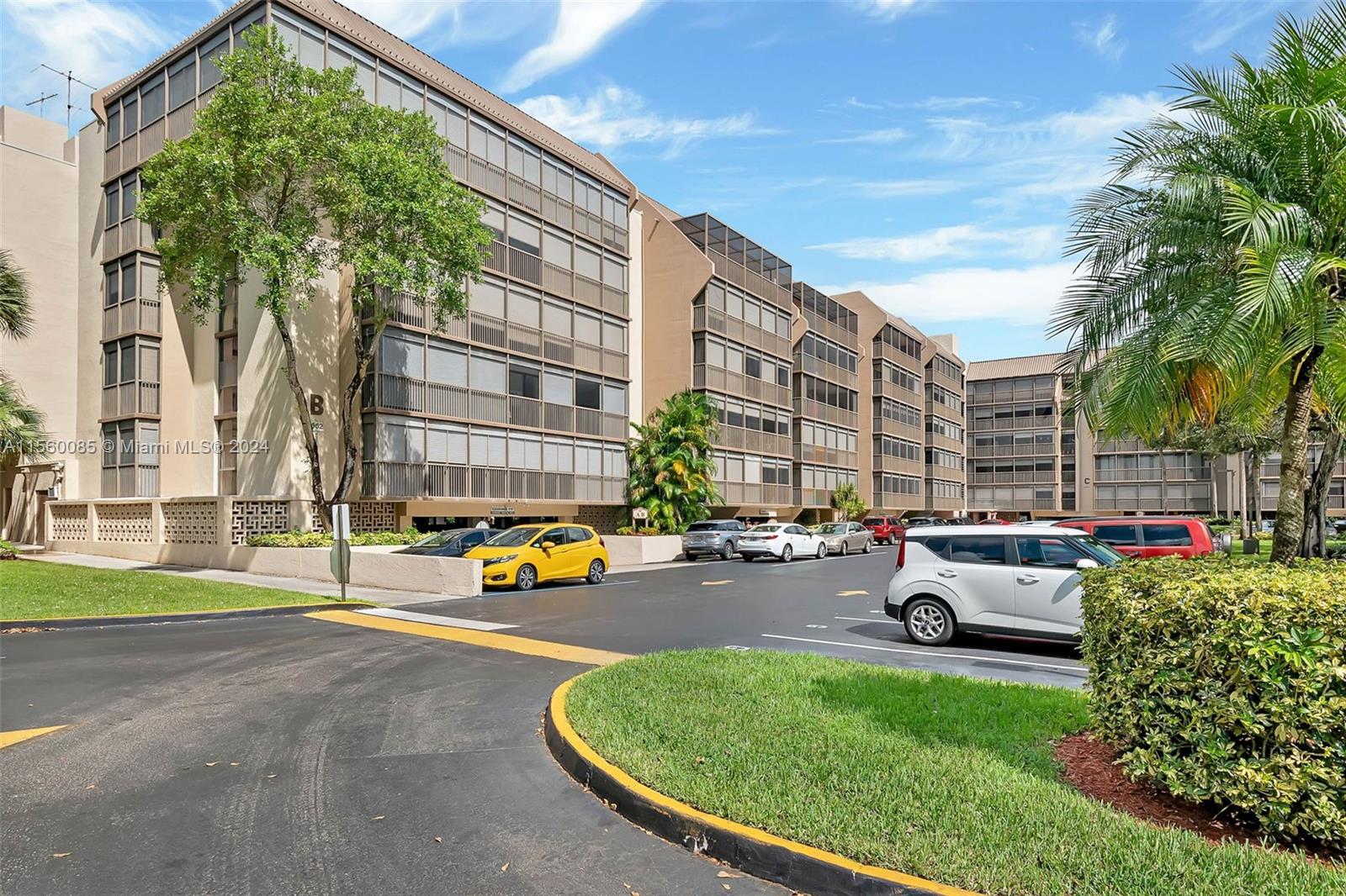 2804 N 46th Ave C427, Hollywood, Florida 33021, 2 Bedrooms Bedrooms, ,2 BathroomsBathrooms,Residential,For Sale,2804 N 46th Ave C427,A11560085