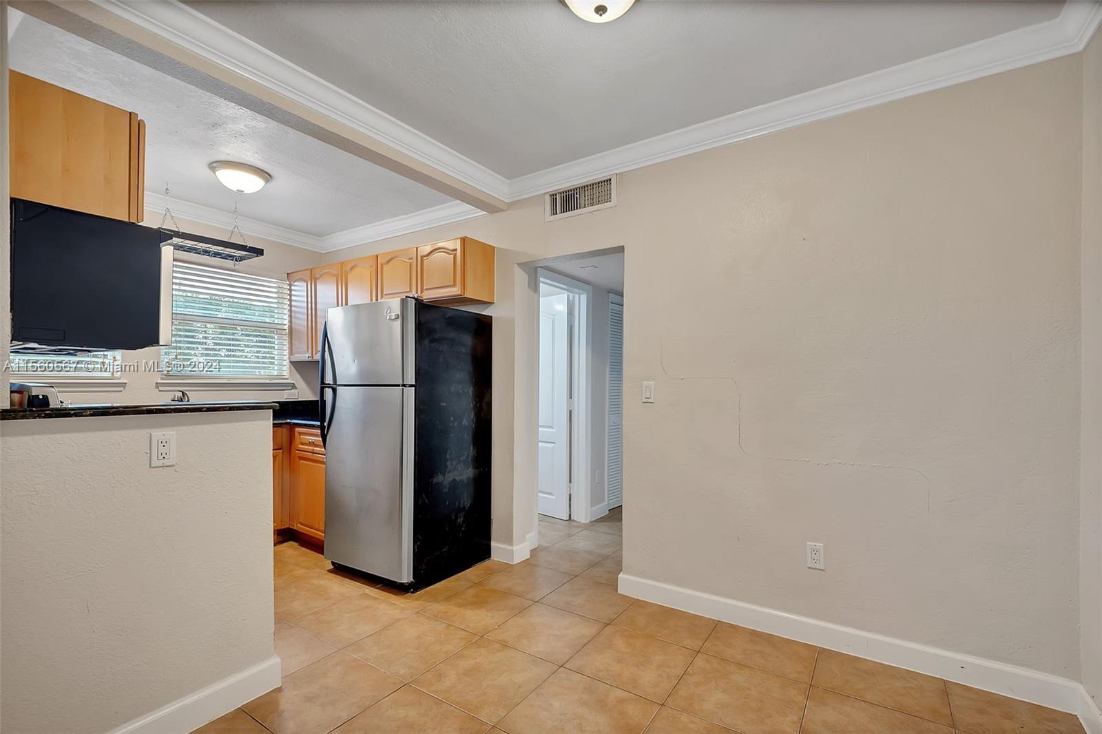 865 W 39th St 4, Miami Beach, Florida 33140, 1 Bedroom Bedrooms, ,1 BathroomBathrooms,Residentiallease,For Rent,865 W 39th St 4,A11560567
