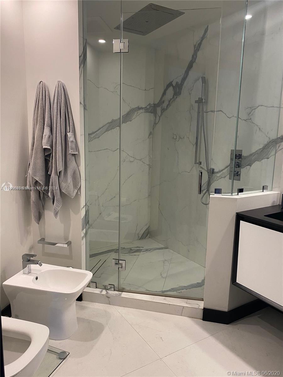 100 S Pointe Dr 2301, Miami Beach, Florida 33139, 2 Bedrooms Bedrooms, ,2 BathroomsBathrooms,Residentiallease,For Rent,100 S Pointe Dr 2301,A11560693