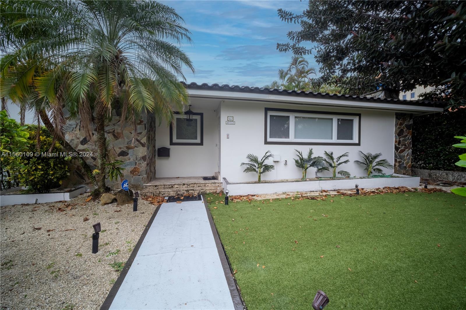 60 Sevilla Ave, Coral Gables, Florida 33134, 2 Bedrooms Bedrooms, ,2 BathroomsBathrooms,Residential,For Sale,60 Sevilla Ave,A11560109