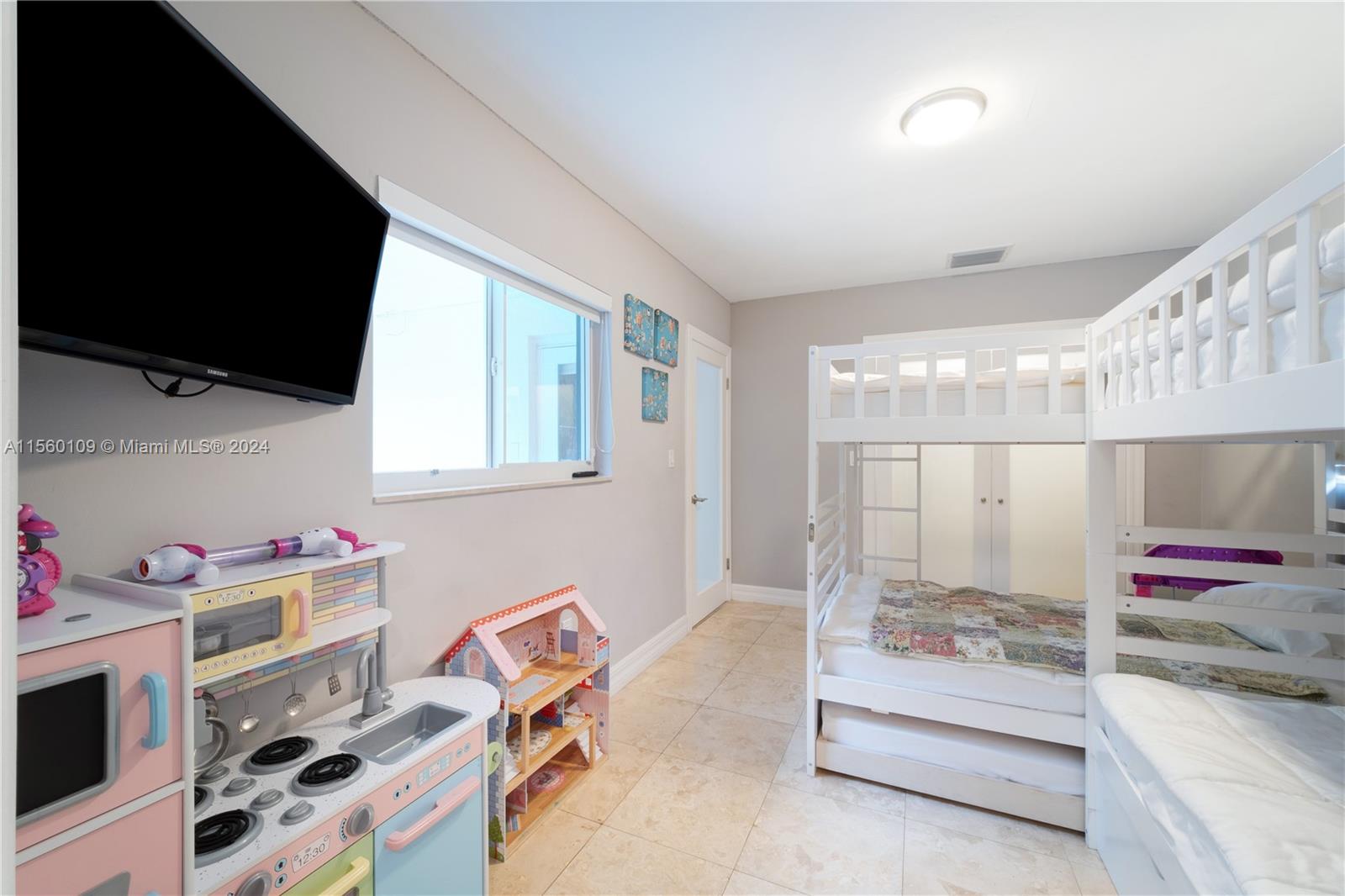 60 Sevilla Ave, Coral Gables, Florida 33134, 2 Bedrooms Bedrooms, ,2 BathroomsBathrooms,Residential,For Sale,60 Sevilla Ave,A11560109