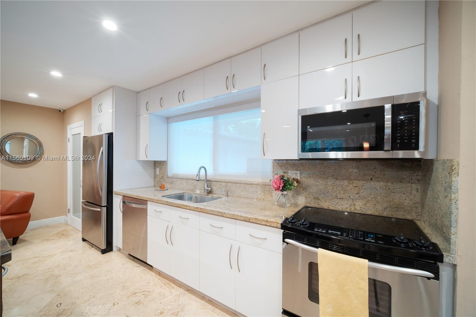 60 Sevilla Ave, Coral Gables, Florida 33134, 2 Bedrooms Bedrooms, ,2 BathroomsBathrooms,Residential,For Sale,60 Sevilla Ave,A11560109