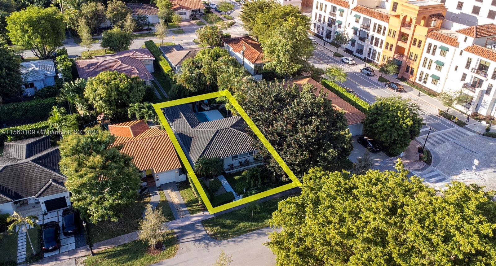 60 Sevilla Ave, Coral Gables, Florida 33134, 2 Bedrooms Bedrooms, ,2 BathroomsBathrooms,Residential,For Sale,60 Sevilla Ave,A11560109
