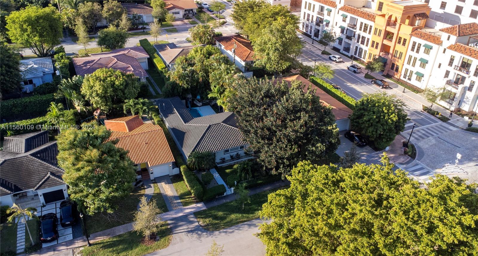 60 Sevilla Ave, Coral Gables, Florida 33134, 2 Bedrooms Bedrooms, ,2 BathroomsBathrooms,Residential,For Sale,60 Sevilla Ave,A11560109