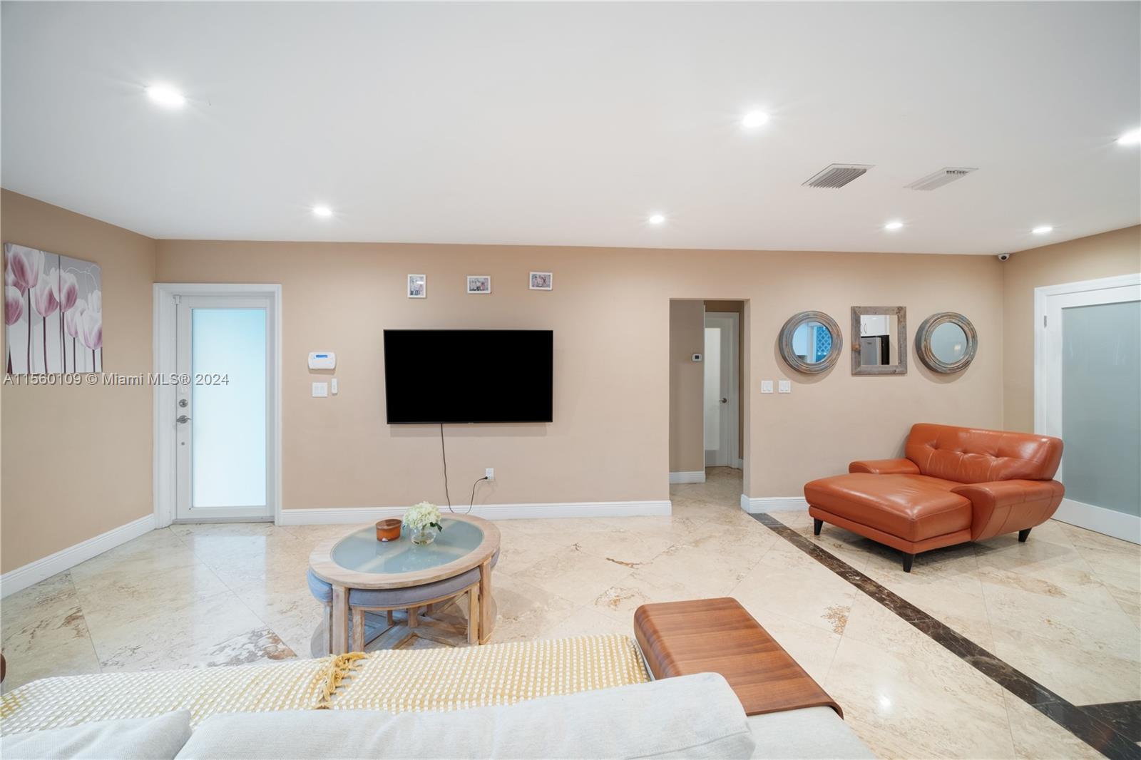 60 Sevilla Ave, Coral Gables, Florida 33134, 2 Bedrooms Bedrooms, ,2 BathroomsBathrooms,Residential,For Sale,60 Sevilla Ave,A11560109
