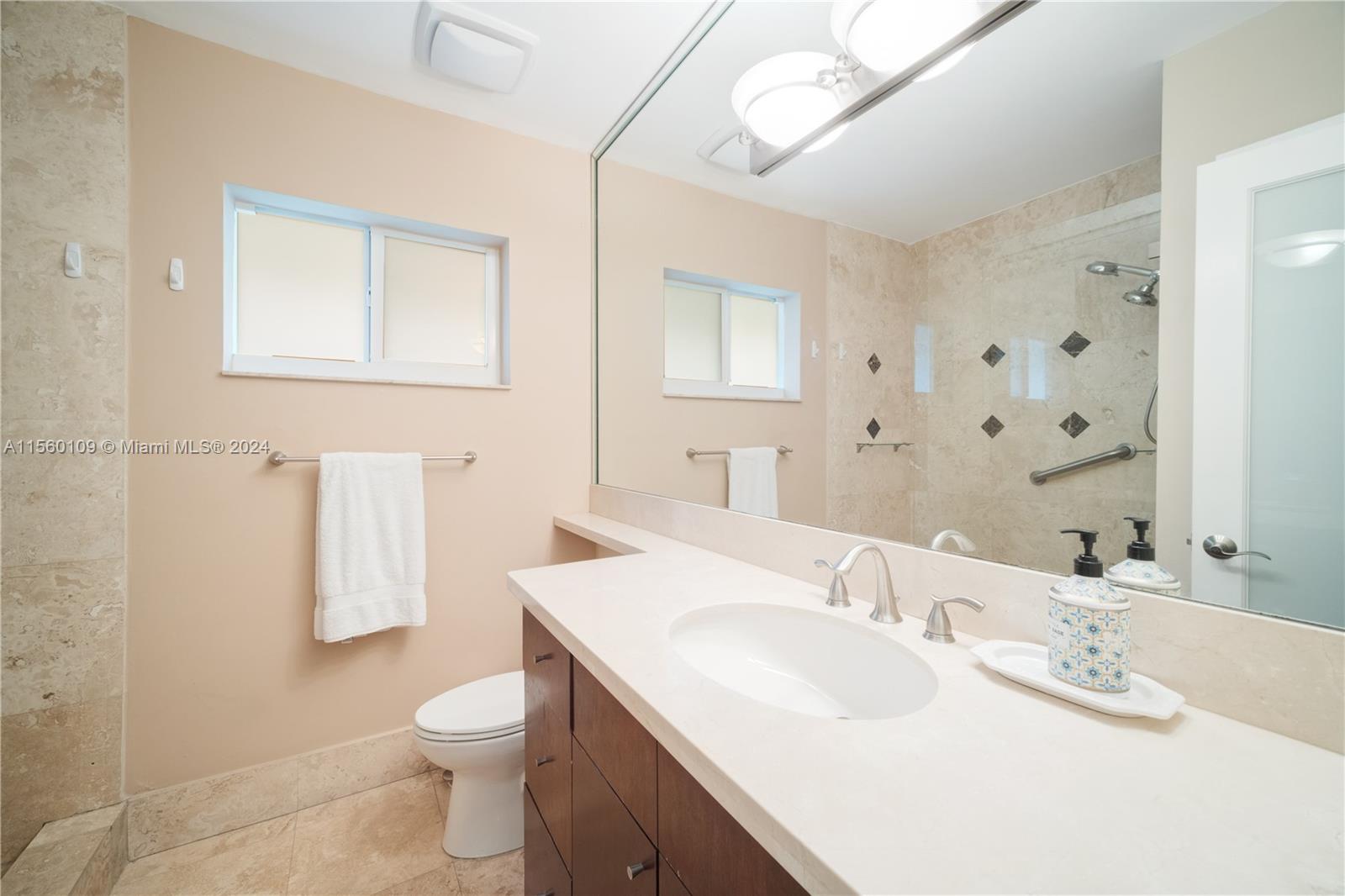 60 Sevilla Ave, Coral Gables, Florida 33134, 2 Bedrooms Bedrooms, ,2 BathroomsBathrooms,Residential,For Sale,60 Sevilla Ave,A11560109