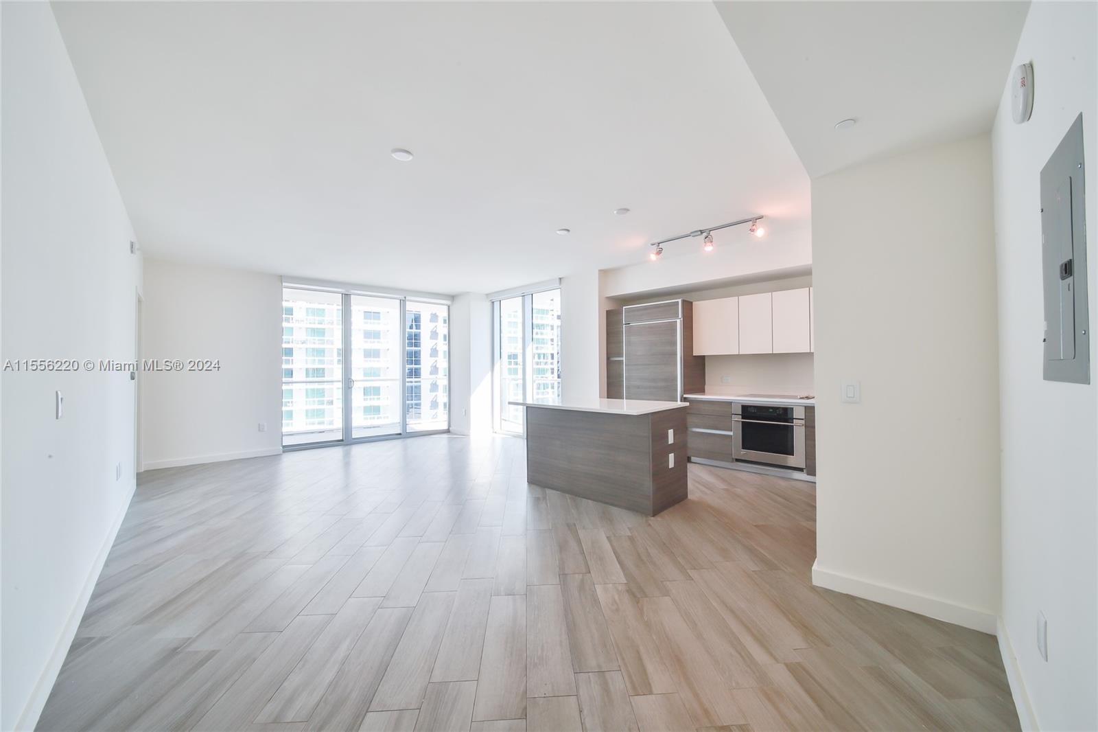 Bright 2 Bed / 2 Bath corner unit in Millecento Brickell. Features include beautiful porcelain floors, custom closets & blackout shades, Italian cabinetry and stainless steel appliances. Facing southeast, enjoy an open skyline view from the large wraparound balcony. Includes 1 assigned parking on 2nd floor! Wifi included. 5 star amenities: Rooftop pool, larger pool on 9th Fl, gym, kids room, lounge room, theatre. Enjoy the Brickell lifestyle - centrally located to restaurants, shops, supermarkets, Mary Brickell Village, Brickell City Centre, Metrorail & Metro mover. Available May 28, 2024.