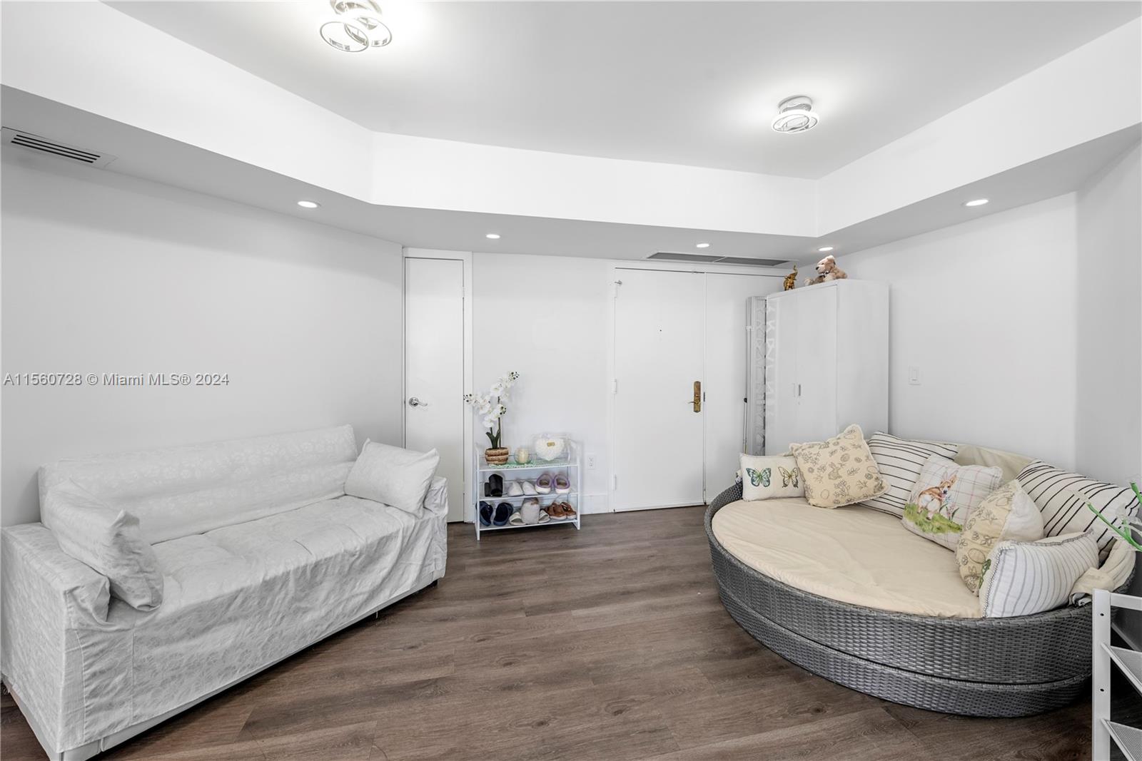 6301 Collins Ave 907, Miami Beach, Florida 33141, 2 Bedrooms Bedrooms, ,2 BathroomsBathrooms,Residential,For Sale,6301 Collins Ave 907,A11560728