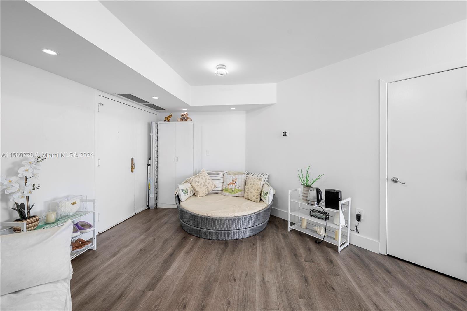 6301 Collins Ave 907, Miami Beach, Florida 33141, 2 Bedrooms Bedrooms, ,2 BathroomsBathrooms,Residential,For Sale,6301 Collins Ave 907,A11560728